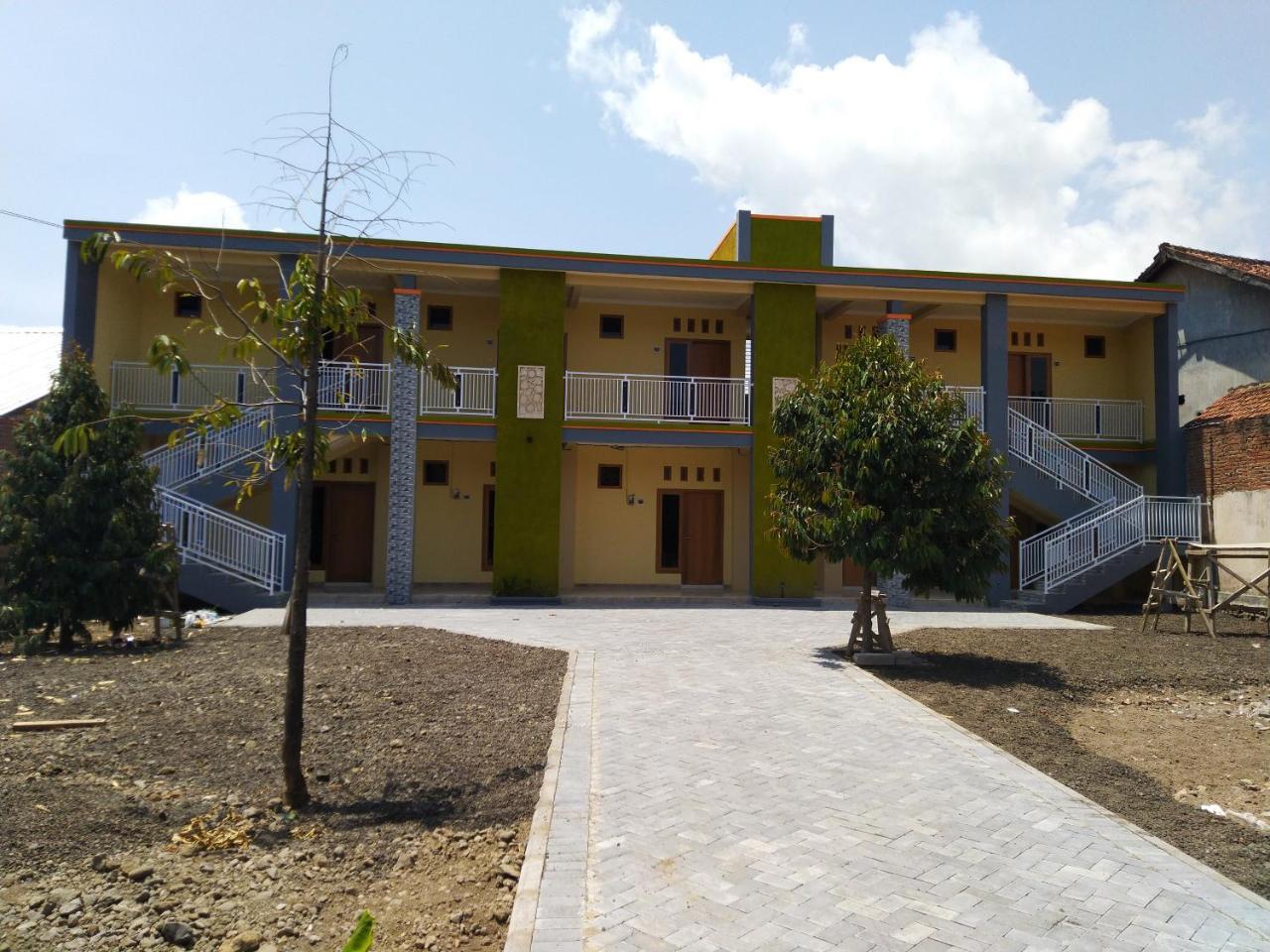 R3 Brawijaya Homestay Banyuwangi  Exterior photo