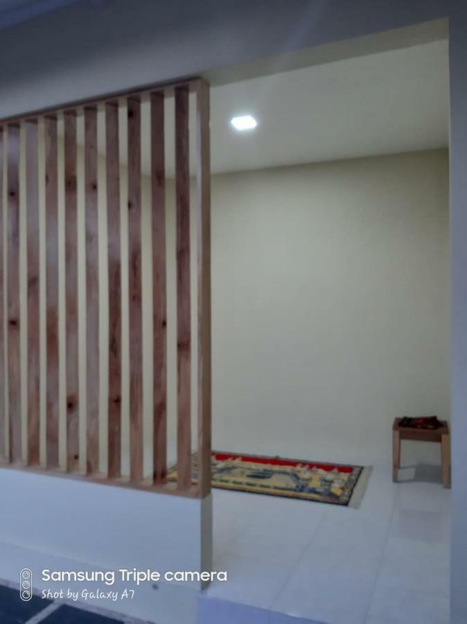 R3 Brawijaya Homestay Banyuwangi  Exterior photo